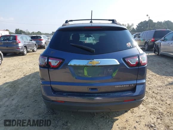 ✅ 2014 Chevrolet Traverse LS • VIN: 1GNKRFKD7EJ130710 • Lot: 43246425. Wystawiony na IAAI z przebiegiem 102 588 mil. Bezpłatny archiwum sprzedaży aukcyjnych z USA i szczegółowy raport historii pojazdu na DreamBid. Zdjęcie 16.