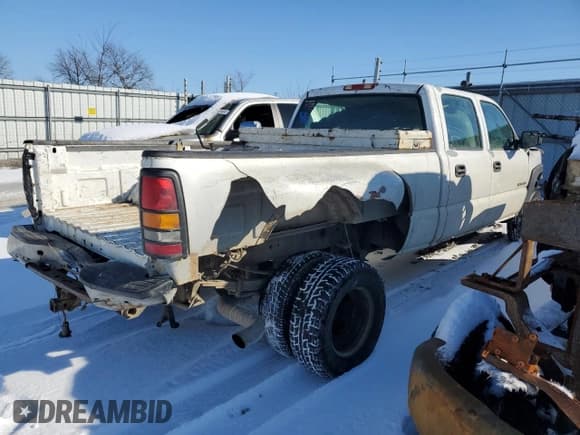 ✅ 2006 GMC Sierra 1500 • VIN: 1GTJC33U46F127819 • Lot: 88531945. Wystawiony na Copart z przebiegiem 276 975 mil. Bezpłatny archiwum sprzedaży aukcyjnych z USA i szczegółowy raport historii pojazdu na DreamBid. Zdjęcie 3.