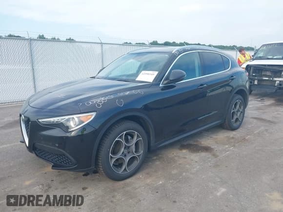 ✅ 2018 Alfa Romeo Stelvio • VIN: ZASFAKAN5J7B62090 • Лот: 42590349. Опубликован ранее на IAAI с пробегом 72 559 миль. Бесплатный доступ к архиву аукционных продаж из США и подробный отчёт об истории автомобиля на DreamBid. Изображение 2.