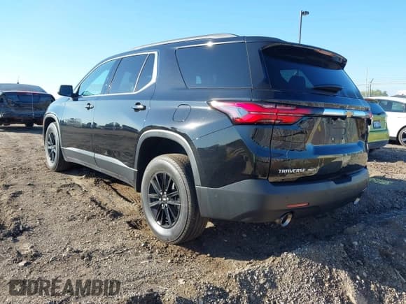 ✅ 2023 Chevrolet Traverse LT Cloth • VIN: 1GNEVGKW2PJ124025 • Lot: 43327558. Wystawiony na IAAI z przebiegiem 37 031 mil. Bezpłatny archiwum sprzedaży aukcyjnych z USA i szczegółowy raport historii pojazdu na DreamBid. Zdjęcie 3.