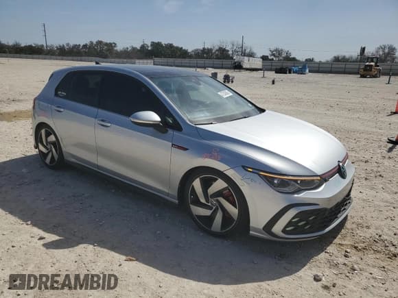 ✅ 2022 Volkswagen Golf GTI SE • VIN: WVWL87CD8NW142954 • Lot: 47243685. Wystawiony na Copart z przebiegiem 25 103 mil. Bezpłatny archiwum sprzedaży aukcyjnych z USA i szczegółowy raport historii pojazdu na DreamBid. Zdjęcie 4.