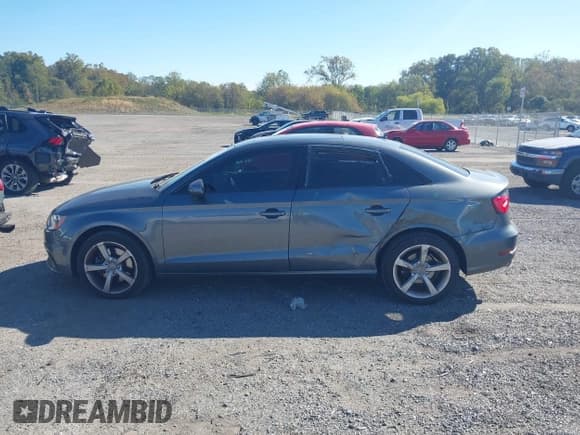 ✅ 2015 Audi A3 Premium • VIN: WAUBFGFF8F1005698 • Лот: 43382266. Опубликован ранее на IAAI с пробегом 104 435 миль. Бесплатный доступ к архиву аукционных продаж из США и подробный отчёт об истории автомобиля на DreamBid. Изображение 14.