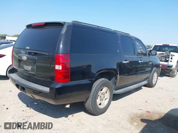✅ 2007 Chevrolet Suburban LT • VIN: 1GNFC16J87J253196 • Lot: 43222608. Listed on IAAI with 253,048 mi. Free auction sales archive from the USA and detailed vehicle history report at DreamBid. Image 4.
