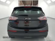 ✅ 2023 Chevrolet Bolt EV 1LT • VIN: 1G1FW6S00P4183629 • Lot: 72028964. Wystawiony na Copart z przebiegiem 39 472 mil. Bezpłatny archiwum sprzedaży aukcyjnych z USA i szczegółowy raport historii pojazdu na DreamBid. Zdjęcie 6.