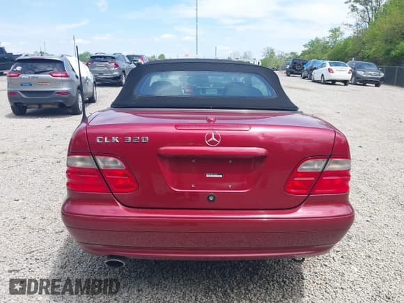 ✅ 2002 Mercedes-Benz CLK 320/430 • VIN: WDBLK65G62T118893 • Lot: 42300653. Wystawiony na IAAI z przebiegiem 93 823 mil. Bezpłatny archiwum sprzedaży aukcyjnych z USA i szczegółowy raport historii pojazdu na DreamBid. Zdjęcie 16.