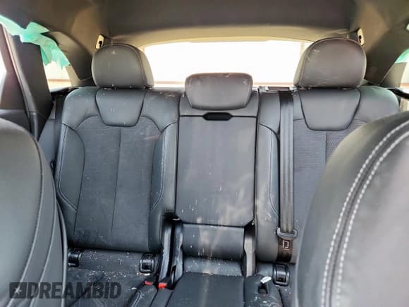 ✅ 2022 Audi SQ5 Premium • VIN: WA1A4AFY2N2103115 • Lot: 68171305. Wystawiony na Copart z przebiegiem Nie podano. Bezpłatny archiwum sprzedaży aukcyjnych z USA i szczegółowy raport historii pojazdu na DreamBid. Zdjęcie 10.