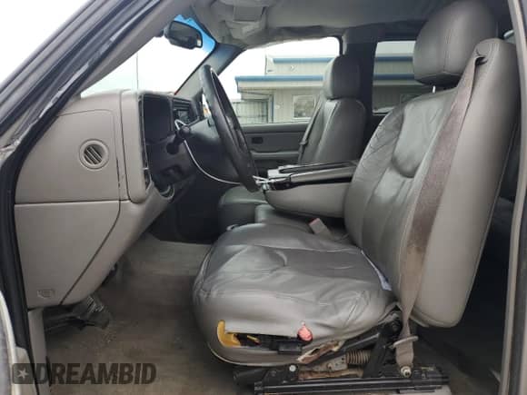 2004 Chevrolet Silverado 1500 z VIN 1GCEK19T94E373095, wystawiony jako Copart lot #50610935 z przebiegiem 296 352 mil mil oraz Nie do naprawy • Non repairable. Historia ofert i sprzedaży dostępna na DreamBid. Obrazek 7.