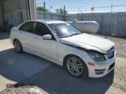 ✅ 2013 Mercedes-Benz C 300 Sport • VIN: WDDGF8AB1DF899634 • Lot: 82237315. Wystawiony na Copart z przebiegiem 122 557 mil. Bezpłatny archiwum sprzedaży aukcyjnych z USA i szczegółowy raport historii pojazdu na DreamBid. Zdjęcie 4.