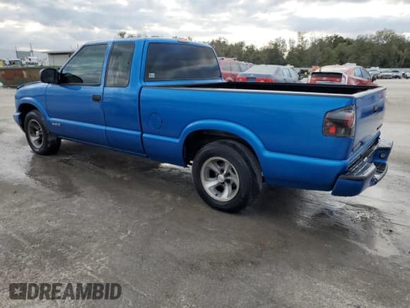 ✅ 2003 Chevrolet S-10 LS • VIN: 1GCCS19X338108471 • Лот: 88445535. Опубликован ранее на Copart с пробегом 209 582 миль. Бесплатный доступ к архиву аукционных продаж из США и подробный отчёт об истории автомобиля на DreamBid. Изображение 2.