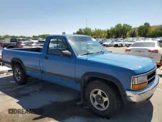 1992 Dodge Dakota S z VIN 1B7GL26X8NS523574, wystawiony jako Copart lot #65041534 z przebiegiem 122 376 mil mil oraz Czysty tytuł • Clean title. Historia ofert i sprzedaży dostępna na DreamBid. Obrazek 4.