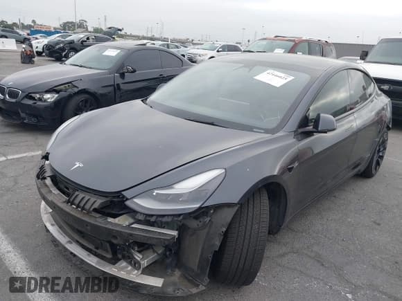 ✅ 2022 Tesla Model 3 Performance • VIN: 5YJ3E1EC0NF132787 • Лот: 42446025. Опубликован ранее на IAAI с пробегом 54 956 миль. Бесплатный доступ к архиву аукционных продаж из США и подробный отчёт об истории автомобиля на DreamBid. Изображение 2.
