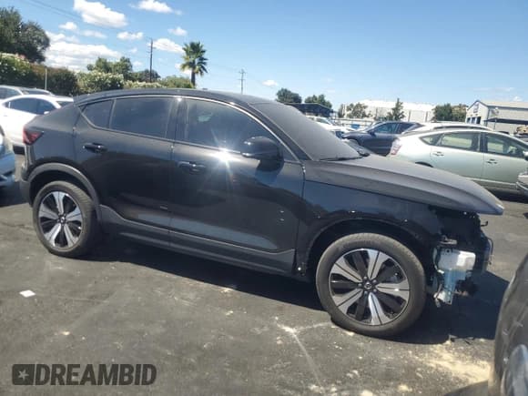 ✅ 2023 Volvo C40 Plus • VIN: YV4ED3GL7P2035500 • Лот: 72100045. Опубликован ранее на Copart с пробегом 29 791 миль. Бесплатный доступ к архиву аукционных продаж из США и подробный отчёт об истории автомобиля на DreamBid. Изображение 4.