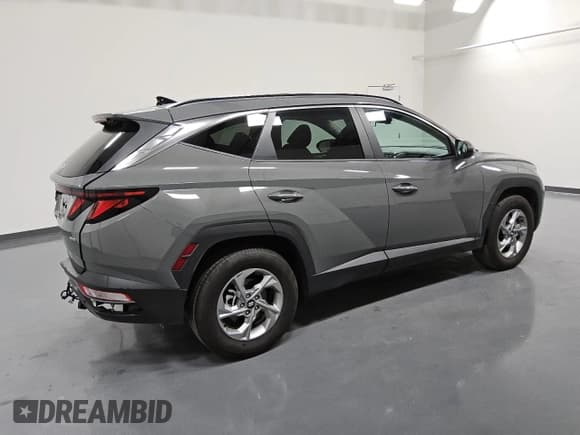 ✅ 2024 Hyundai Tucson SEL • VIN: 5NMJBCDE7RH427081 • Lot: 78979654. Wystawiony na Copart z przebiegiem 7 490 mil. Bezpłatny archiwum sprzedaży aukcyjnych z USA i szczegółowy raport historii pojazdu na DreamBid. Zdjęcie 3.