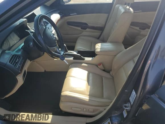 ✅ 2011 Honda Crosstour EX-L • VIN: 5J6TF2H59BL005961 • Lot: 81096415. Wystawiony na Copart z przebiegiem 197 043 mil. Bezpłatny archiwum sprzedaży aukcyjnych z USA i szczegółowy raport historii pojazdu na DreamBid. Zdjęcie 7.