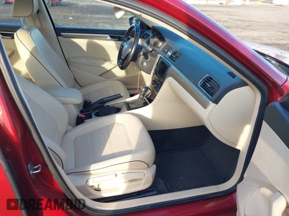 ✅ 2016 Volkswagen Passat SE • VIN: 1VWBS7A37GC016240 • Лот: 43413006. Опубликован ранее на IAAI с пробегом 107 082 миль. Бесплатный доступ к архиву аукционных продаж из США и подробный отчёт об истории автомобиля на DreamBid. Изображение 5.