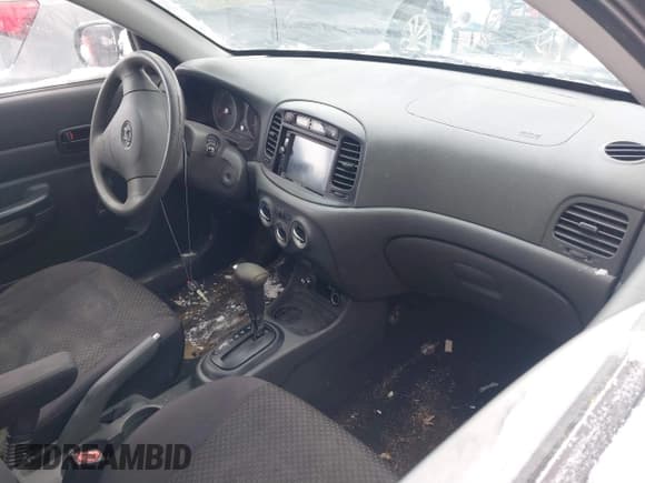 ✅ 2010 Hyundai Accent GS • VIN: KMHCM3AC4AU149979 • Лот: 41252757. Опубликован ранее на IAAI с пробегом 177 857 миль. Бесплатный доступ к архиву аукционных продаж из США и подробный отчёт об истории автомобиля на DreamBid. Изображение 5.