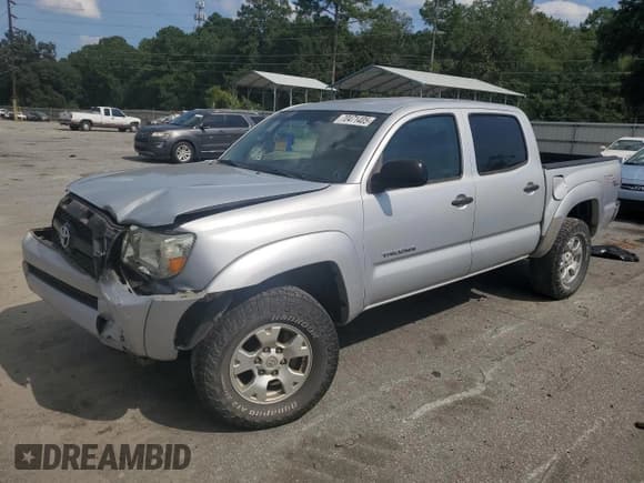 ✅ 2011 Toyota Tacoma PreRunner • VIN: 3TMJU4GN5BM114822 • Lot: 70471405. Listed on Copart with 208,339 mi. Free auction sales archive from the USA and detailed vehicle history report at DreamBid. Image 1.