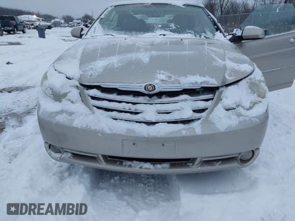 ✅ 2008 Chrysler Sebring Touring • VIN: 1C3LC55R08N639653 • Lot: 43811512. Wystawiony na IAAI z przebiegiem 205 463 mil. Bezpłatny archiwum sprzedaży aukcyjnych z USA i szczegółowy raport historii pojazdu na DreamBid. Zdjęcie 6.