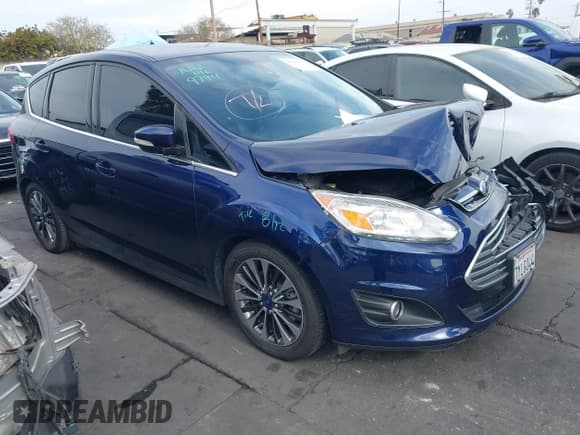 ✅ 2017 Ford C-Max Titanium • VIN: 1FADP5FU0HL102662 • Лот: 43686230. Опубликован ранее на IAAI с пробегом 106 957 миль. Бесплатный доступ к архиву аукционных продаж из США и подробный отчёт об истории автомобиля на DreamBid. Изображение 1.