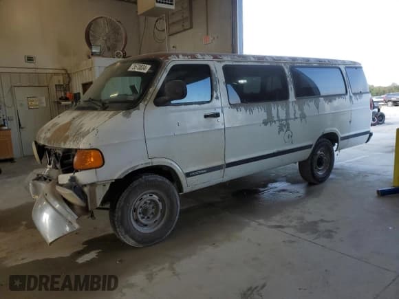 ✅ 2001 Dodge Passenger • VIN: 2B5WB35Z61K540295 • Lot: 73570834. Listed on Copart with 204,537 mi. Free auction sales archive from the USA and detailed vehicle history report at DreamBid. Image 1.