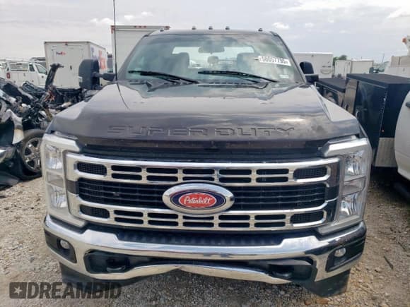 ✅ 2024 Ford F-350 XL • VIN: 1FT8W3DM4REC62569 • Лот: 58057795. Опубликован ранее на Copart с пробегом Не указан. Бесплатный доступ к архиву аукционных продаж из США и подробный отчёт об истории автомобиля на DreamBid. Изображение 5.