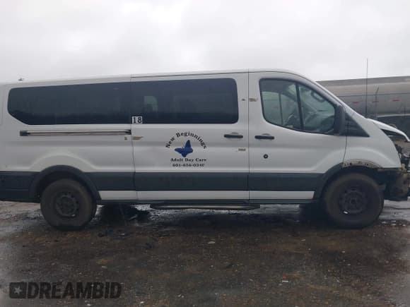 ✅ 2015 Ford Transit XL • VIN: 1FBZX2YM6FKA80301 • Lot: 41549441. Wystawiony na IAAI z przebiegiem 310 164 mil. Bezpłatny archiwum sprzedaży aukcyjnych z USA i szczegółowy raport historii pojazdu na DreamBid. Zdjęcie 13.