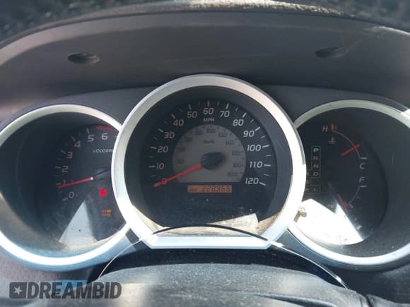 ✅ 2010 Toyota Tacoma PreRunner • VIN: 3TMJU4GN8AM101948 • Lot: 42655977. Listed on IAAI with 228,965 mi. Free auction sales archive from the USA and detailed vehicle history report at DreamBid. Image 7.