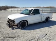 ✅ 2000 Chevrolet S-10 • VIN: 1GCCS1445YK179033 • Лот: 49046625. Опубликован ранее на Copart с пробегом 215 309 миль. Бесплатный доступ к архиву аукционных продаж из США и подробный отчёт об истории автомобиля на DreamBid. Изображение 1.