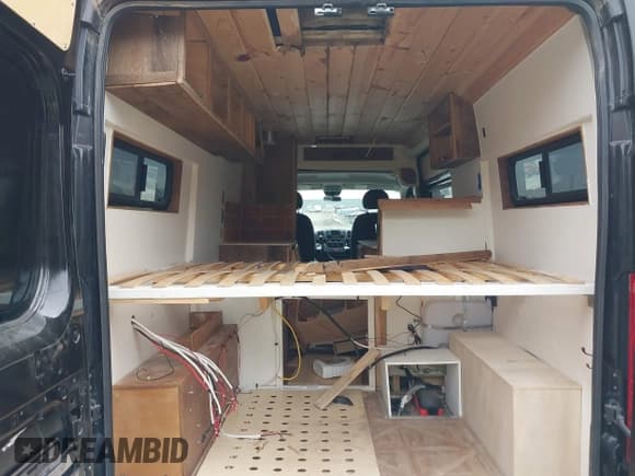 ✅ 2016 Ram ProMaster Cargo • VIN: 3C6TRVDG4GE101056 • Lot: 41715786. Wystawiony na IAAI z przebiegiem 141 620 mil. Bezpłatny archiwum sprzedaży aukcyjnych z USA i szczegółowy raport historii pojazdu na DreamBid. Zdjęcie 17.