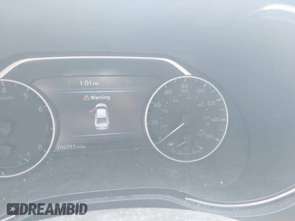 ✅ 2017 Nissan Maxima Platinum • VIN: 1N4AA6AP2HC427633 • Lot: 42593090. Listed on IAAI with 106,093 mi. Free auction sales archive from the USA and detailed vehicle history report at DreamBid. Image 7.