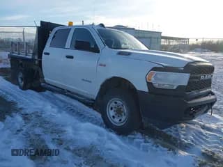 ✅ 2019 Ram 2500 Tradesman • VIN: 3C6UR5HJ1KG651631 • Lot: 43518223. Listed on IAAI with 47,269 mi. Free auction sales archive from the USA and detailed vehicle history report at DreamBid. Image 1.