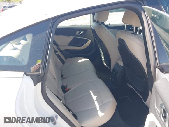 ✅ 2022 BMW 2 Series 228i • VIN: WBA53AK07N7K22207 • Lot: 41983008. Wystawiony na IAAI z przebiegiem 58 436 mil. Bezpłatny archiwum sprzedaży aukcyjnych z USA i szczegółowy raport historii pojazdu na DreamBid. Zdjęcie 8.