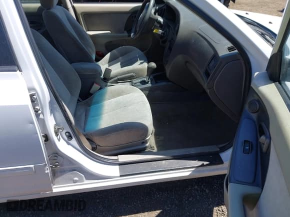 ✅ 2006 Hyundai Elantra GLS • VIN: KMHDN46D26U319580 • Lot: 42404759. Wystawiony na IAAI z przebiegiem 143 589 mil. Bezpłatny archiwum sprzedaży aukcyjnych z USA i szczegółowy raport historii pojazdu na DreamBid. Zdjęcie 5.