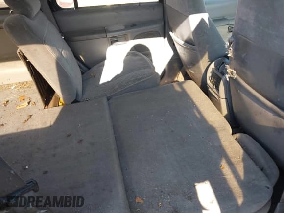 ✅ 1997 Ford Explorer XL • VIN: 1FMDU34E4VZB19987 • Лот: 43854880. Опубликован ранее на IAAI с пробегом 239 912 миль. Бесплатный доступ к архиву аукционных продаж из США и подробный отчёт об истории автомобиля на DreamBid. Изображение 8.