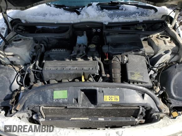 ✅ 2002 MINI Hardtop • VIN: WMWRC334X2TC38342 • Lot: 45706475. Listed on Copart with 107,735 mi. Free auction sales archive from the USA and detailed vehicle history report at DreamBid. Image 11.