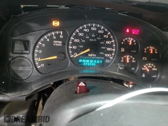 ✅ 2001 Chevrolet Suburban LT • VIN: 3GNFK16T21G151745 • Лот: 72221094. Опубликован ранее на Copart с пробегом 223 280 миль. Бесплатный доступ к архиву аукционных продаж из США и подробный отчёт об истории автомобиля на DreamBid. Изображение 9.