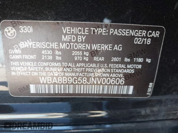 ✅ 2018 BMW 3 Series 330i • VIN: WBA8B9G58JNV00606 • Lot: 43239190. Wystawiony na IAAI z przebiegiem 68 085 mil. Bezpłatny archiwum sprzedaży aukcyjnych z USA i szczegółowy raport historii pojazdu na DreamBid. Zdjęcie 9.