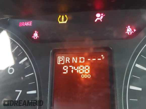 ✅ 2018 Nissan NV Cargo S • VIN: 1N6BF0KY3JN804319 • Lot: 41685586. Wystawiony na IAAI z przebiegiem 97 488 mil. Bezpłatny archiwum sprzedaży aukcyjnych z USA i szczegółowy raport historii pojazdu na DreamBid. Zdjęcie 15.