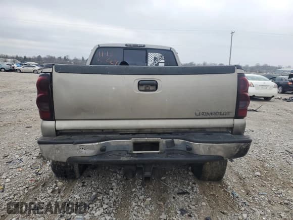 ✅ 2003 Chevrolet Silverado 2500HD LT • VIN: 1GCHK29193E284840 • Lot: 83631644. Wystawiony na Copart z przebiegiem 323 035 mil. Bezpłatny archiwum sprzedaży aukcyjnych z USA i szczegółowy raport historii pojazdu na DreamBid. Zdjęcie 6.