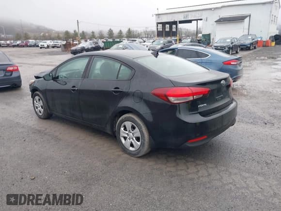 ✅ 2017 Kia Forte LX • VIN: 3KPFK4A78HE095370 • Lot: 43751295. Wystawiony na IAAI z przebiegiem 154 780 mil. Bezpłatny archiwum sprzedaży aukcyjnych z USA i szczegółowy raport historii pojazdu na DreamBid. Zdjęcie 3.
