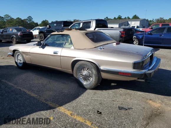 ✅ 1992 Jaguar XJS • VIN: SAJNW4841NC185735 • Лот: 81321374. Опубликован ранее на Copart с пробегом 13 920 миль. Бесплатный доступ к архиву аукционных продаж из США и подробный отчёт об истории автомобиля на DreamBid. Изображение 2.