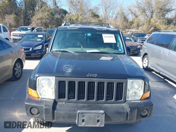 ✅ 2010 Jeep Commander Sport • VIN: 1J4RH4GK9AC147040 • Lot: 41638090. Wystawiony na IAAI z przebiegiem 89 212 mil. Bezpłatny archiwum sprzedaży aukcyjnych z USA i szczegółowy raport historii pojazdu na DreamBid. Zdjęcie 6.