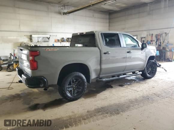 2024 Chevrolet Silverado 1500 Custom Trail Boss z VIN 3GCPDCEKXRG191028, wystawiony jako Copart lot #71513205 z przebiegiem 20 000 mil mil oraz Czysty tytuł • Clean title. Historia ofert i sprzedaży dostępna na DreamBid. Obrazek 3.