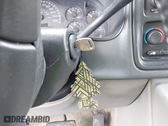 ✅ 2003 Chevrolet Suburban LT • VIN: 3GNEC16Z53G151867 • Лот: 42197201. Опубликован ранее на IAAI с пробегом 245 115 миль. Бесплатный доступ к архиву аукционных продаж из США и подробный отчёт об истории автомобиля на DreamBid. Изображение 11.