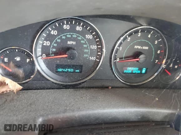 ✅ 2006 Jeep Commander • VIN: 1J8HG48N76C246548 • Lot: 70834565. Wystawiony na Copart z przebiegiem 184 290 mil. Bezpłatny archiwum sprzedaży aukcyjnych z USA i szczegółowy raport historii pojazdu na DreamBid. Zdjęcie 9.