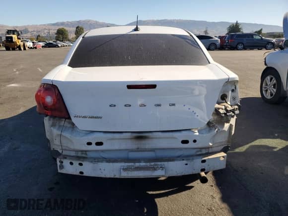 2013 Dodge Avenger SE z VIN 1C3CDZAB2DN612929, wystawiony jako Copart lot #85536145 z przebiegiem 85 780 mil mil oraz Szkoda całkowita • Salvage title. Historia ofert i sprzedaży dostępna na DreamBid. Obrazek 6.