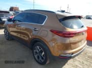 ✅ 2020 Kia Sportage EX • VIN: KNDPN3AC7L7637831 • Lot: 43258152. Wystawiony na IAAI z przebiegiem 76 553 mil. Bezpłatny archiwum sprzedaży aukcyjnych z USA i szczegółowy raport historii pojazdu na DreamBid. Zdjęcie 3.