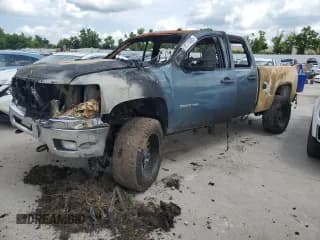 ✅ 2013 Chevrolet Silverado 2500HD LTZ • VIN: 1GC1KYEG8DF236675 • Lot: 64176685. Wystawiony na Copart z przebiegiem Nie podano. Bezpłatny archiwum sprzedaży aukcyjnych z USA i szczegółowy raport historii pojazdu na DreamBid. Zdjęcie 1.