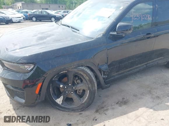 ✅ 2023 Jeep Grand Cherokee Laredo • VIN: 1C4RJHAG2PC660094 • Lot: 42390290. Listed on IAAI with 27,802 mi. Free auction sales archive from the USA and detailed vehicle history report at DreamBid. Image 6.