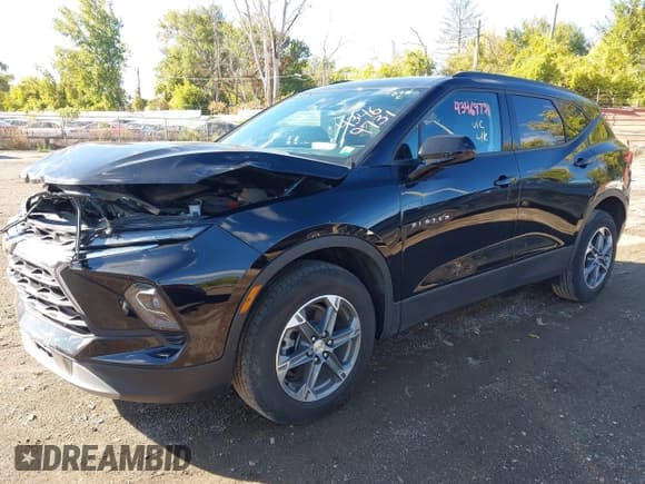 ✅ 2023 Chevrolet Blazer LT • VIN: 3GNKBCR4XPS117895 • Lot: 43469731. Listed on IAAI with 33,196 mi. Free auction sales archive from the USA and detailed vehicle history report at DreamBid. Image 2.